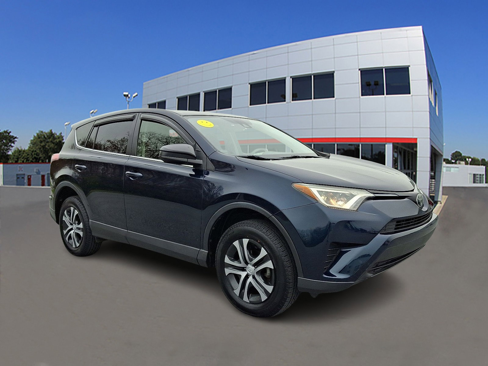 2018 Toyota RAV4 LE's photo