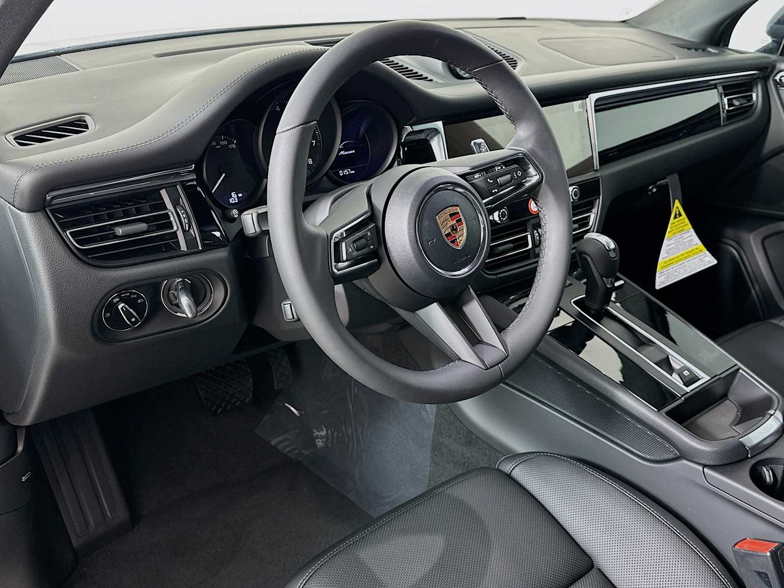 2026 Porsche Macan T photo 3