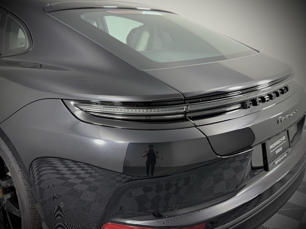 2025 Porsche Panamera 4 photo 12