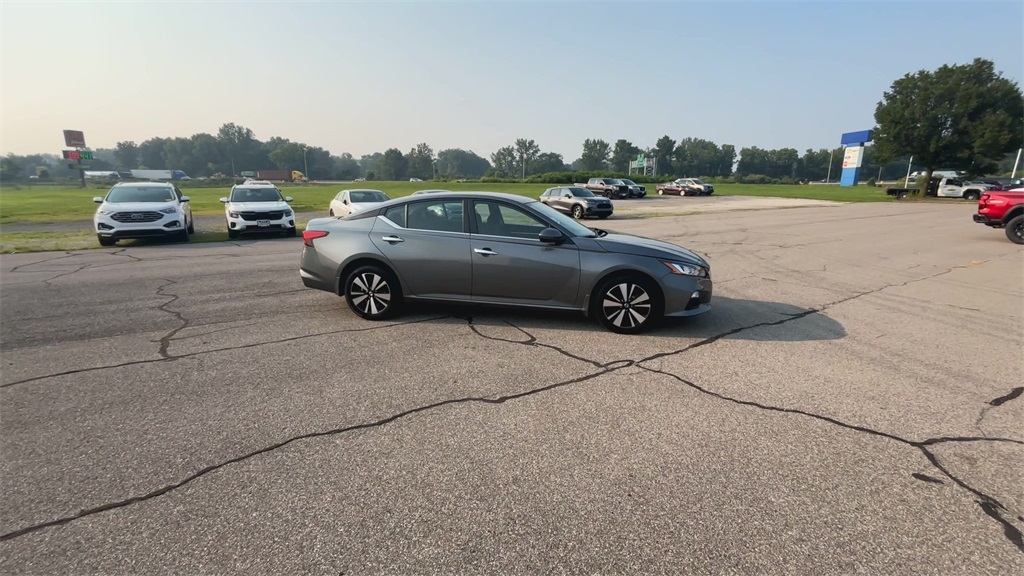 2022 Nissan Altima 2.5 SV photo 9