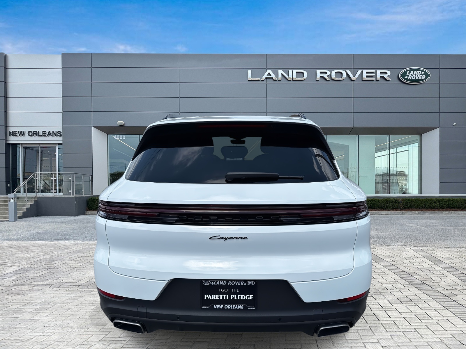 2024 Porsche Cayenne Base photo 5