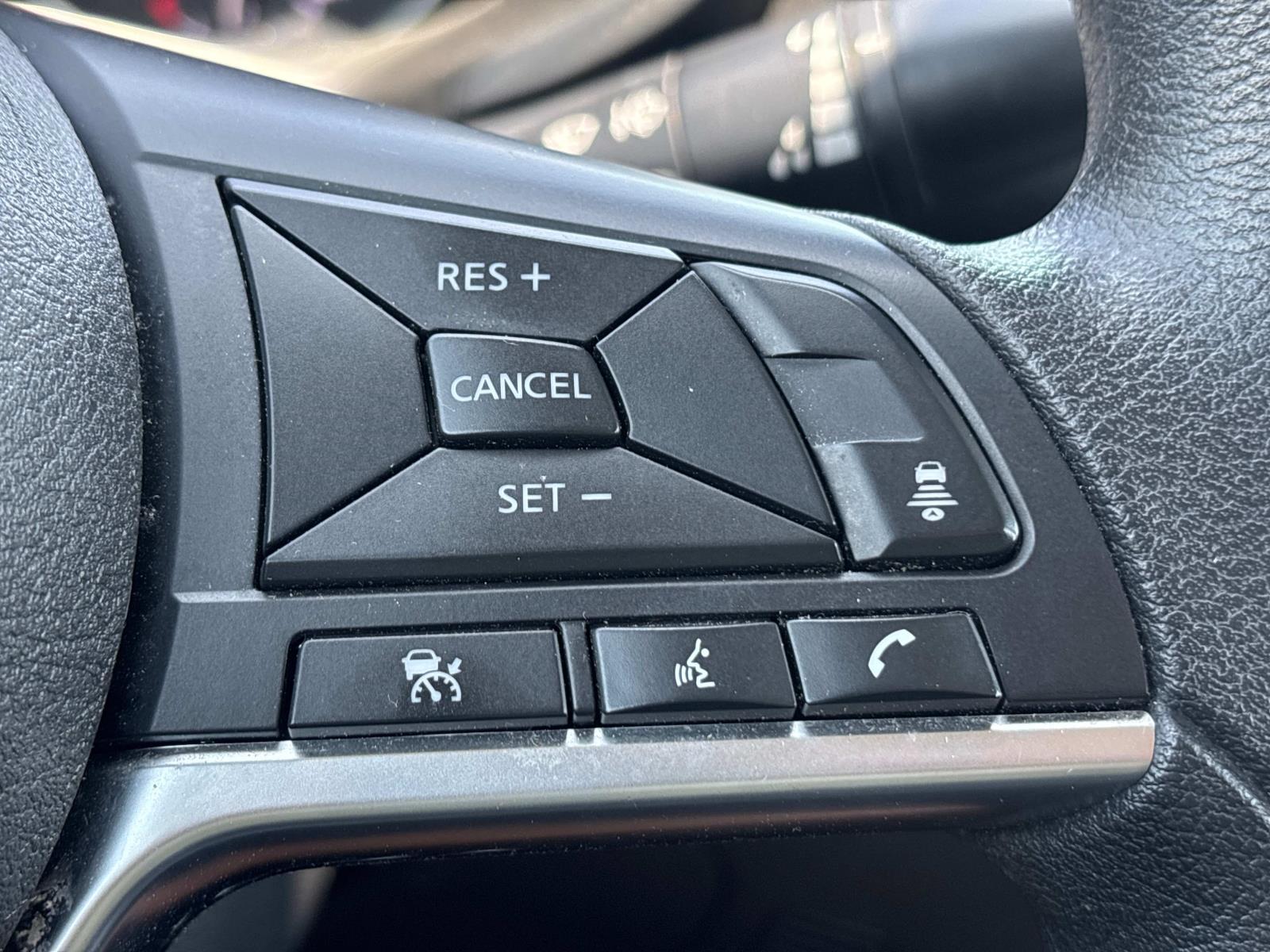 2023 Nissan Sentra SV photo 9
