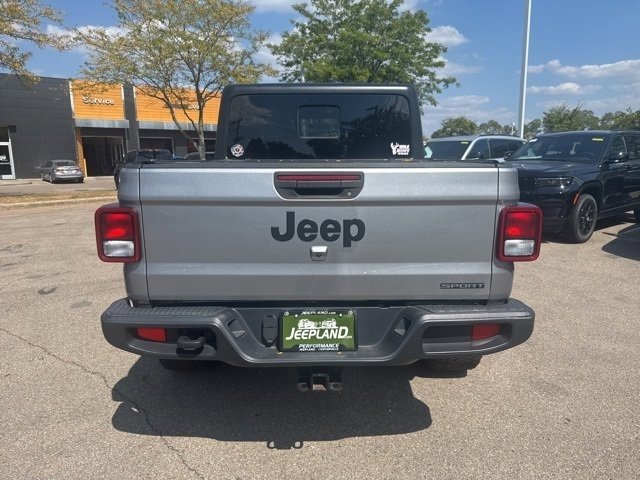 2020 Jeep Gladiator Sport photo 3