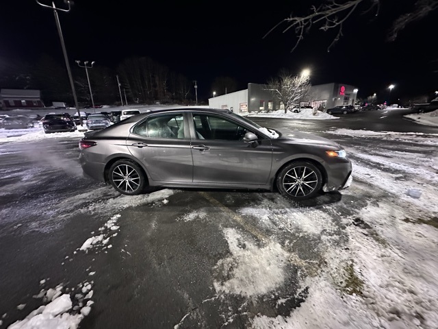 2023 Toyota Camry SE photo 2