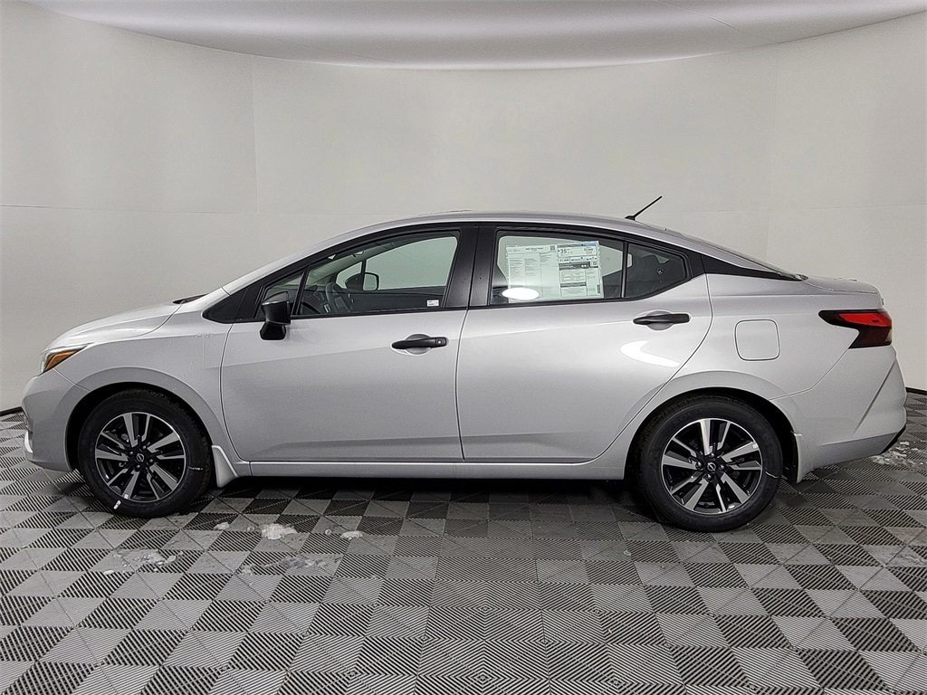 2025 Nissan Versa S photo 2