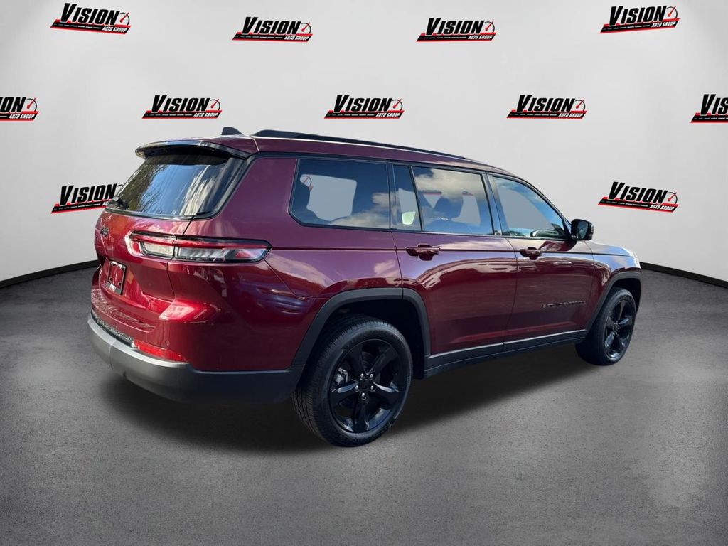 2021 Jeep Grand Cherokee Altitude photo 4