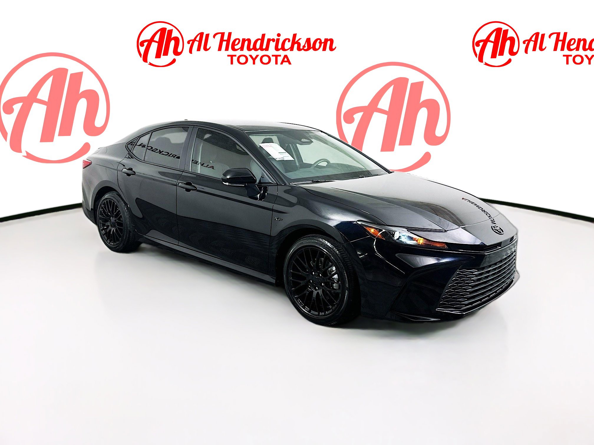 2025 Toyota Camry LE's photo