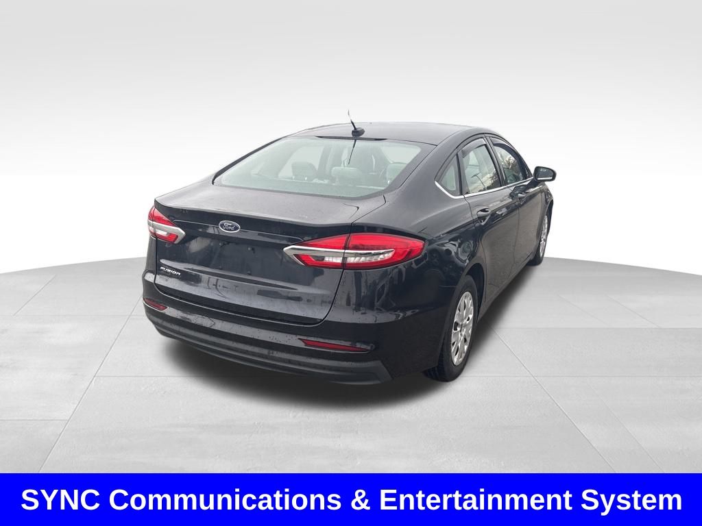 2019 Ford Fusion S photo 3