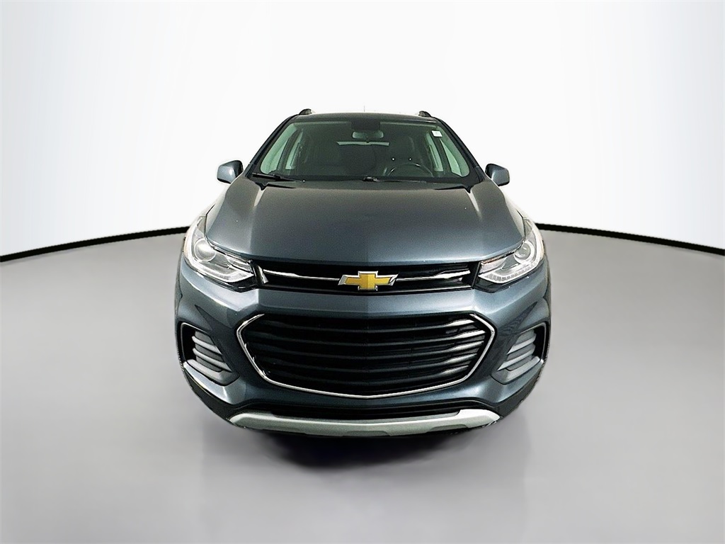 2022 Chevrolet Trax LT photo 2