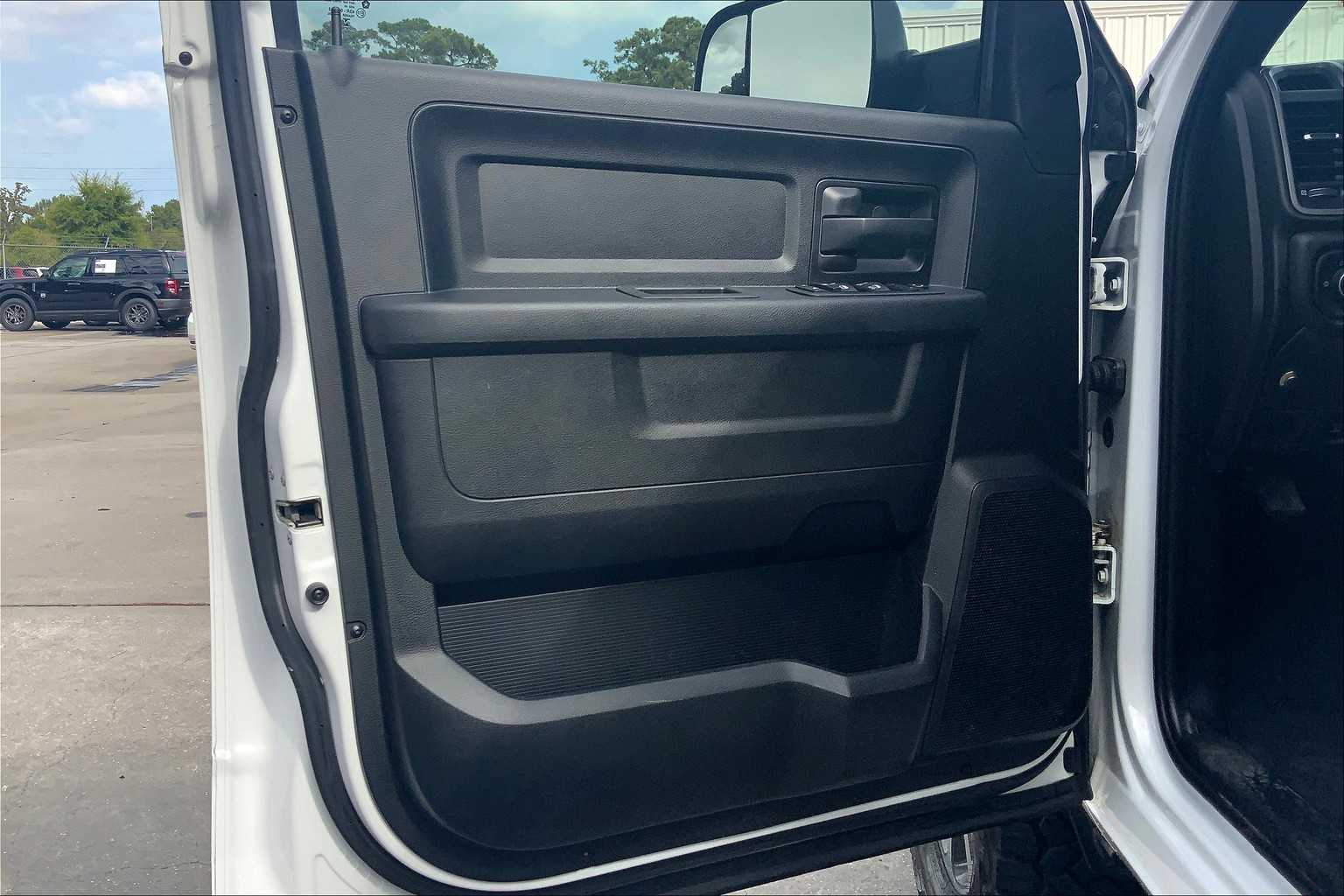 2021 Ram 2500 Tradesman photo 17
