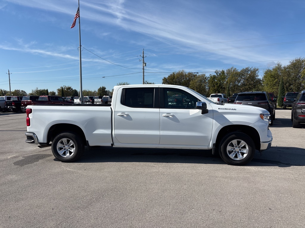 2023 Chevrolet Silverado 1500 LT photo 2