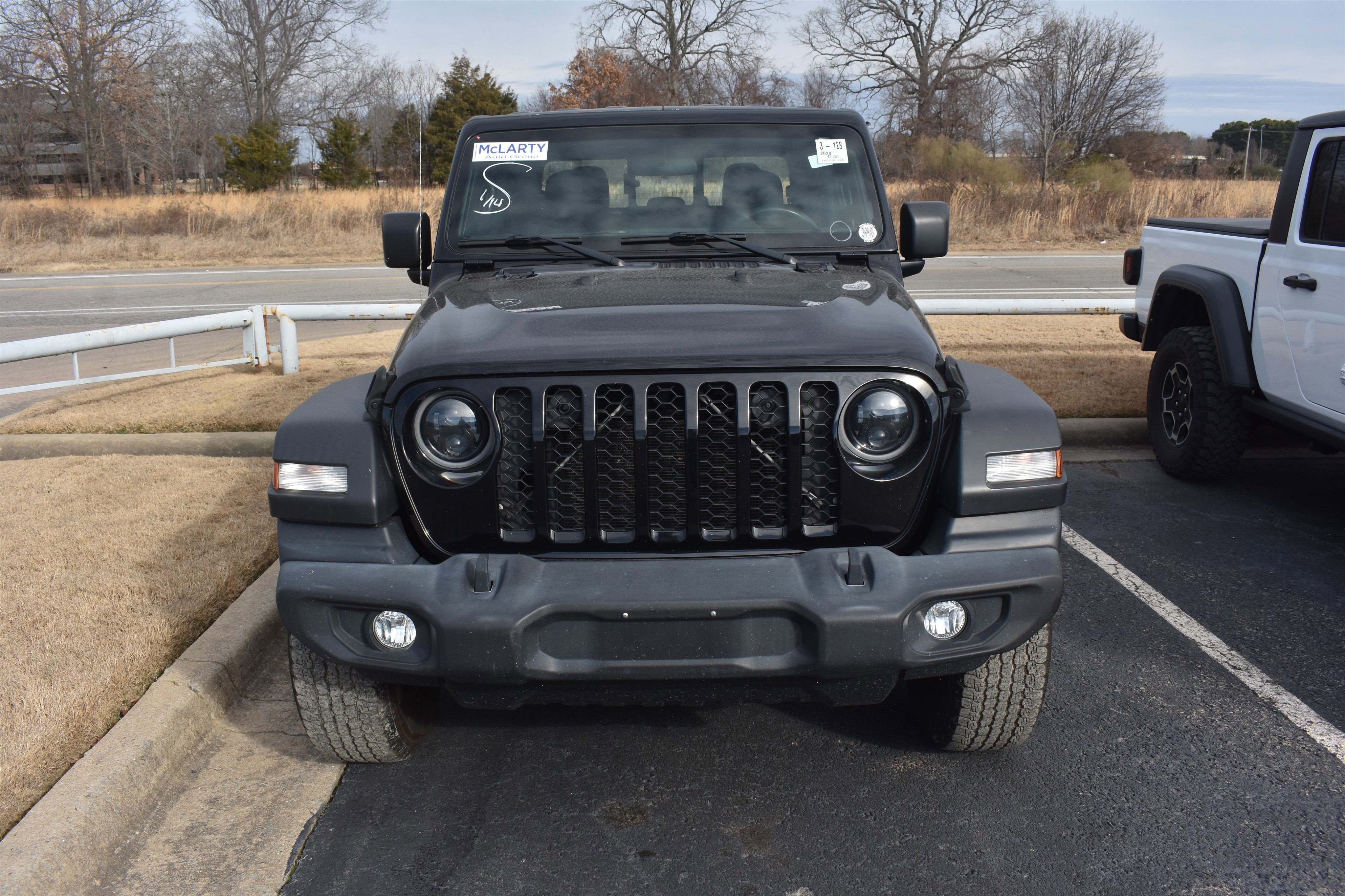 Used 2020 Jeep Gladiator Sport with VIN 1C6HJTAG7LL205290 for sale in Little Rock