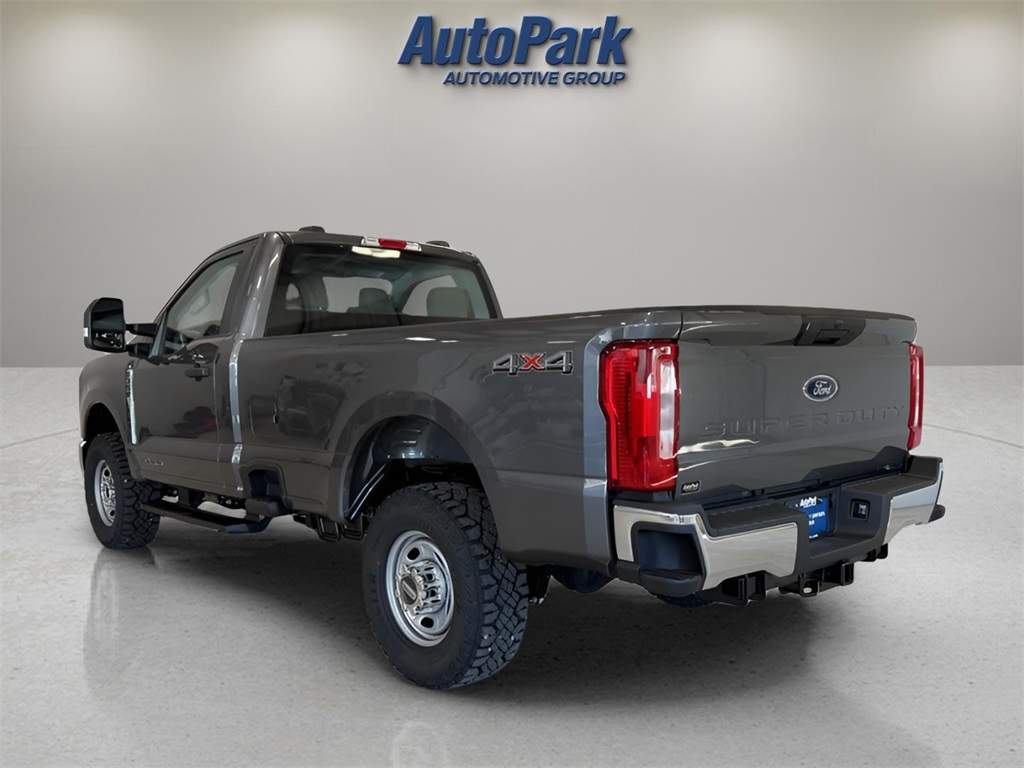 2026 Ford F-350 XL photo 4