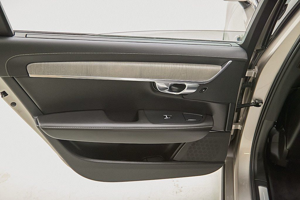 2024 VOLVO S90 - Image 17