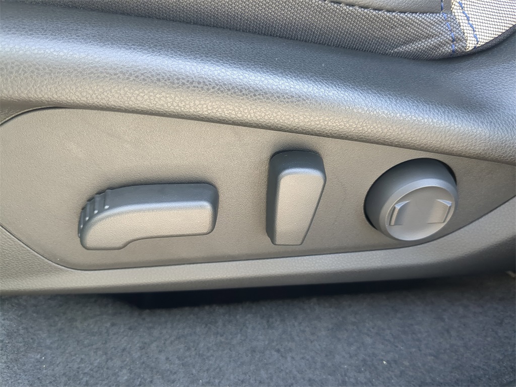 2025 Subaru Forester Premium Base photo 16