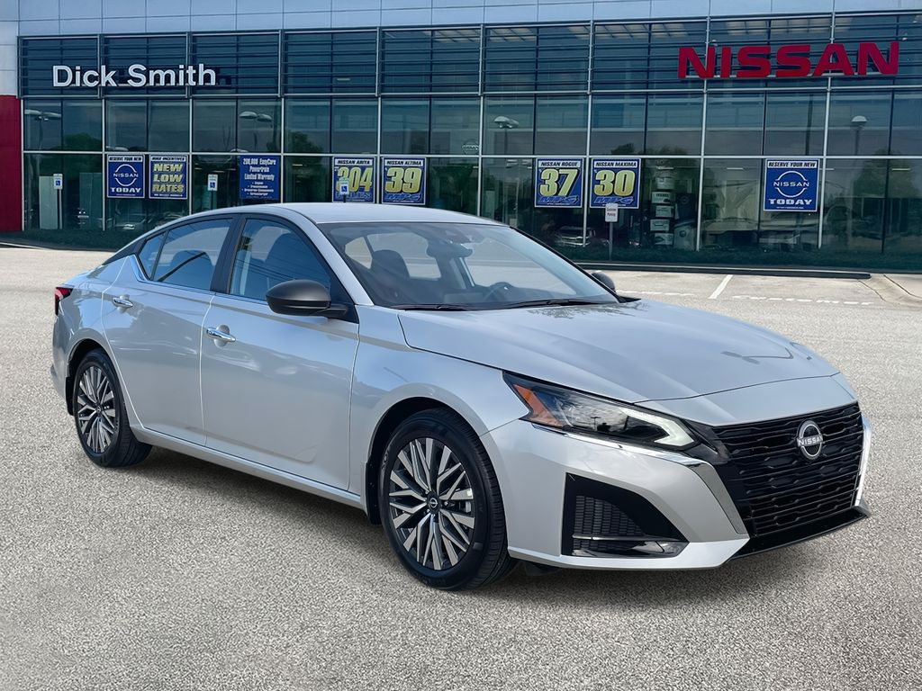 2025 Nissan Altima SV's photo