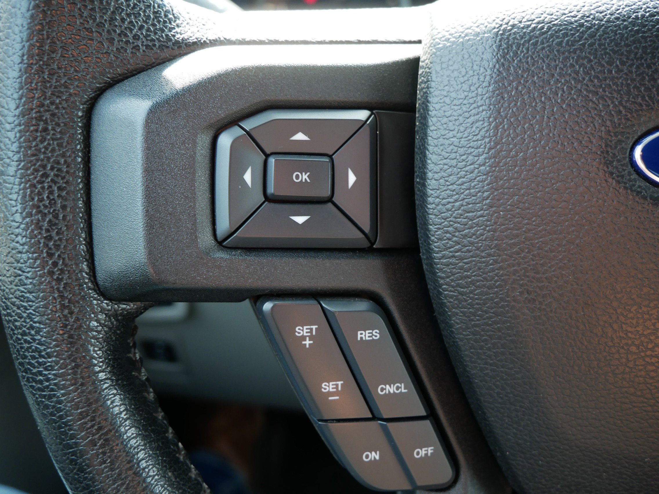 2016 Ford F-150 XLT photo 19