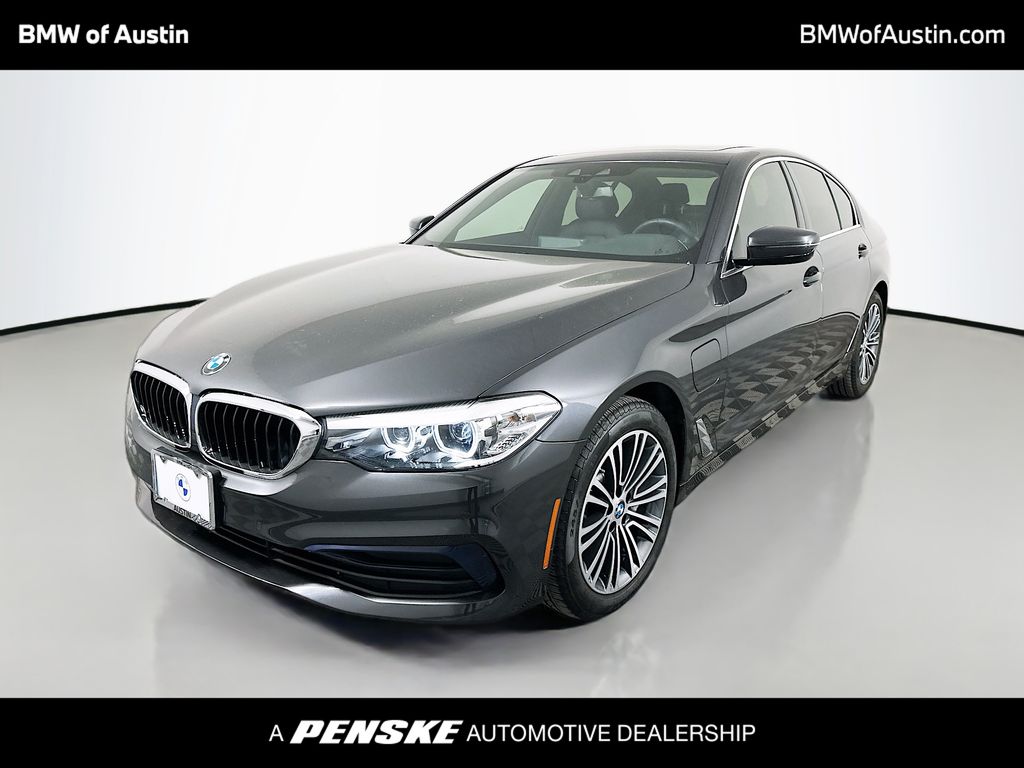 2020 BMW 5 Series 530e's photo
