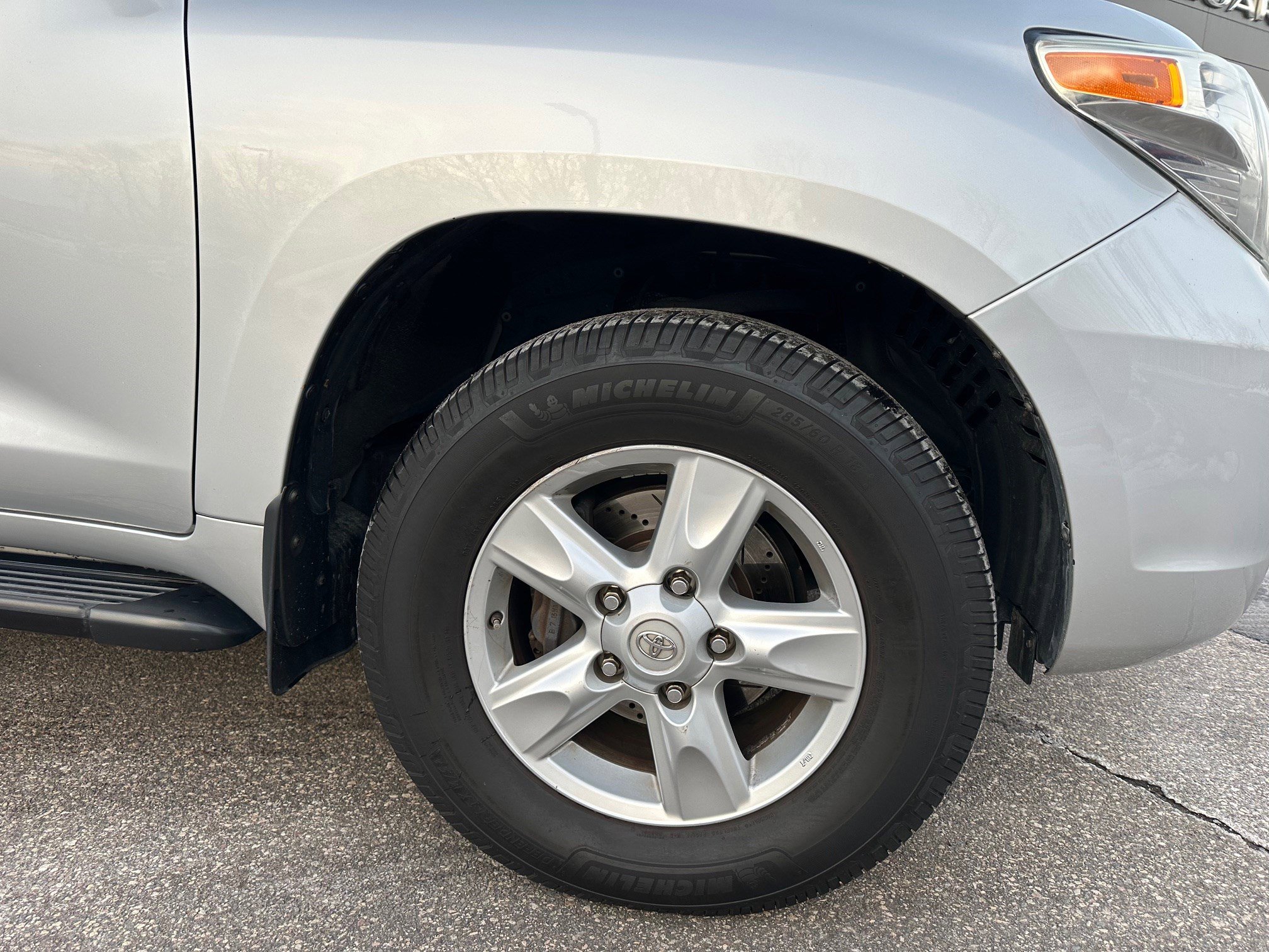 2011 Toyota Land Cruiser VX photo 4