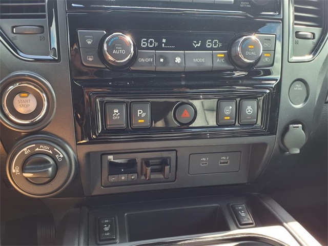 2023 Nissan Titan PRO-4X photo 13