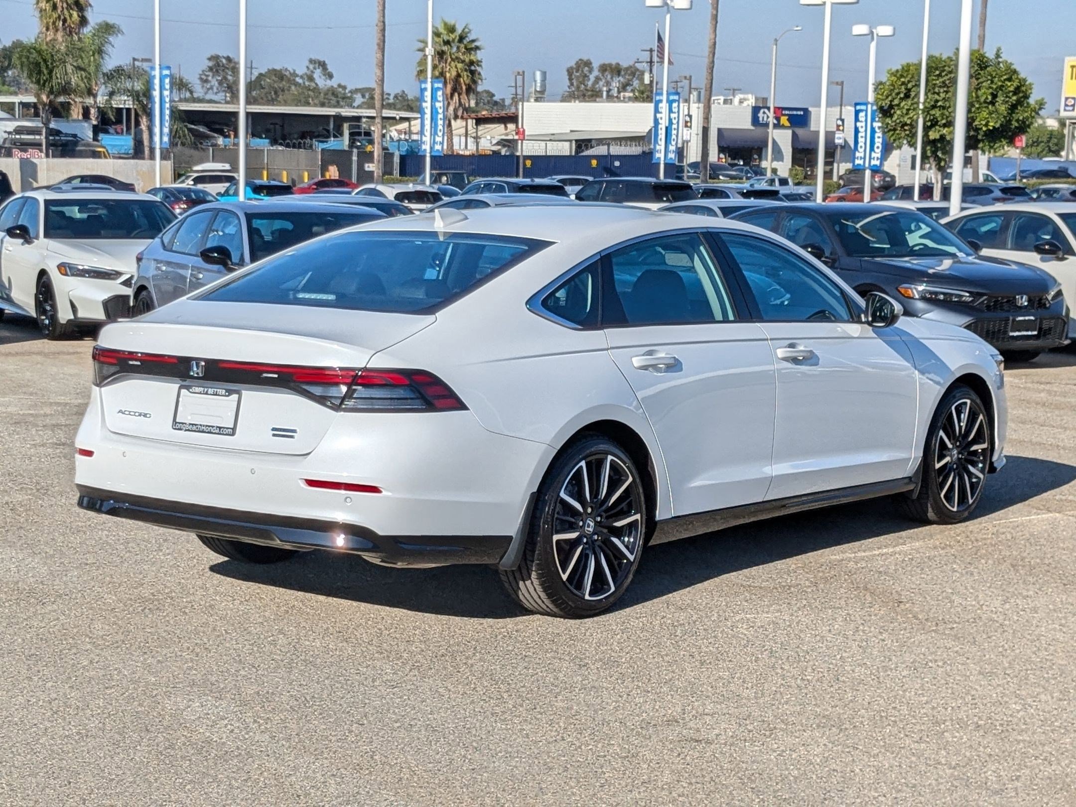 2025 Honda Accord Hybrid Touring photo 3