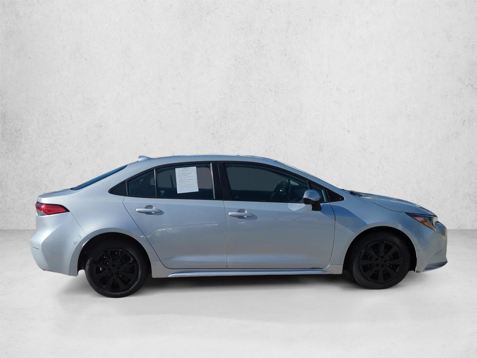 2023 Toyota Corolla LE photo 4