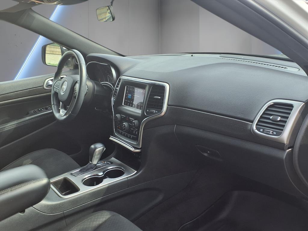2018 Jeep Grand Cherokee Laredo E photo 9