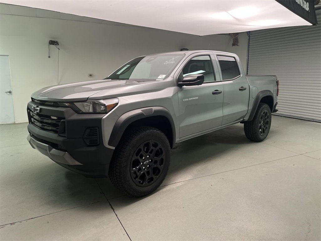 2026 Chevrolet Colorado Trail Boss photo 3