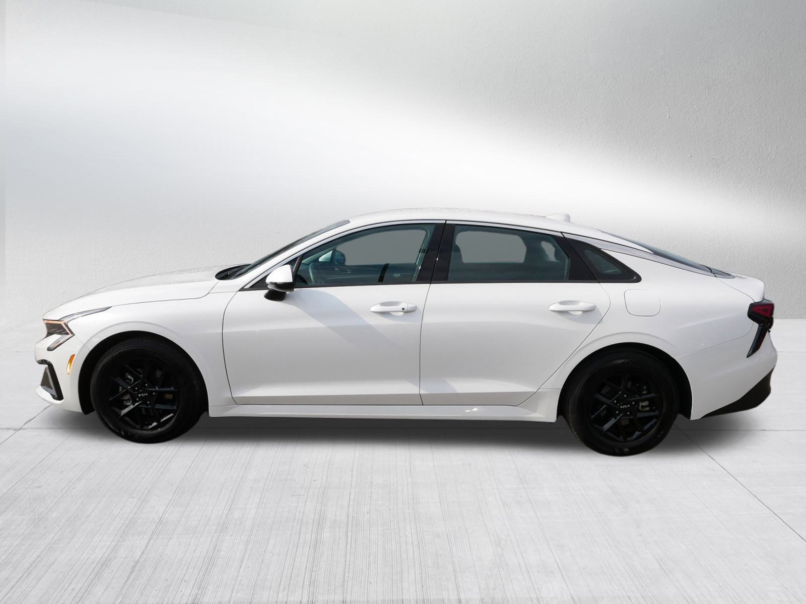 2025 Kia K5 LXS photo 3
