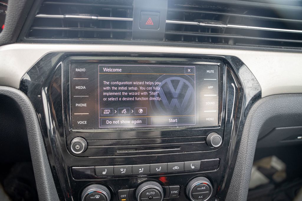 2021 Volkswagen Passat 2.0T SE photo 26