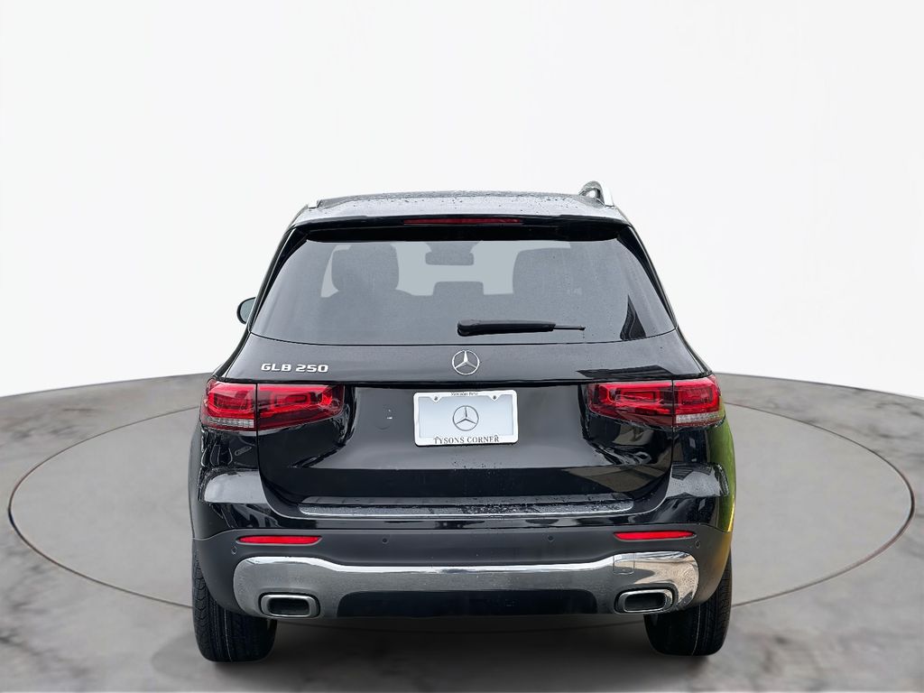 2022 Mercedes Benz GLB 250 4MATIC photo 4