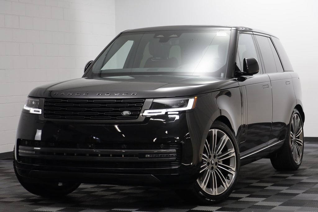 2025 Land Rover Range Rover SE's photo