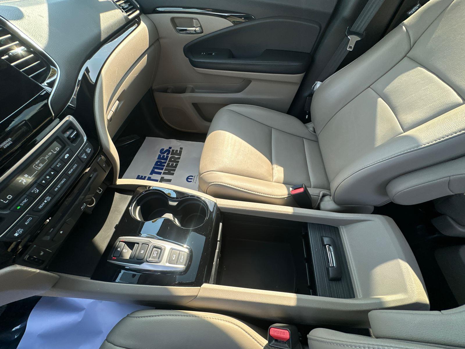 2021 Honda Pilot Touring photo 25