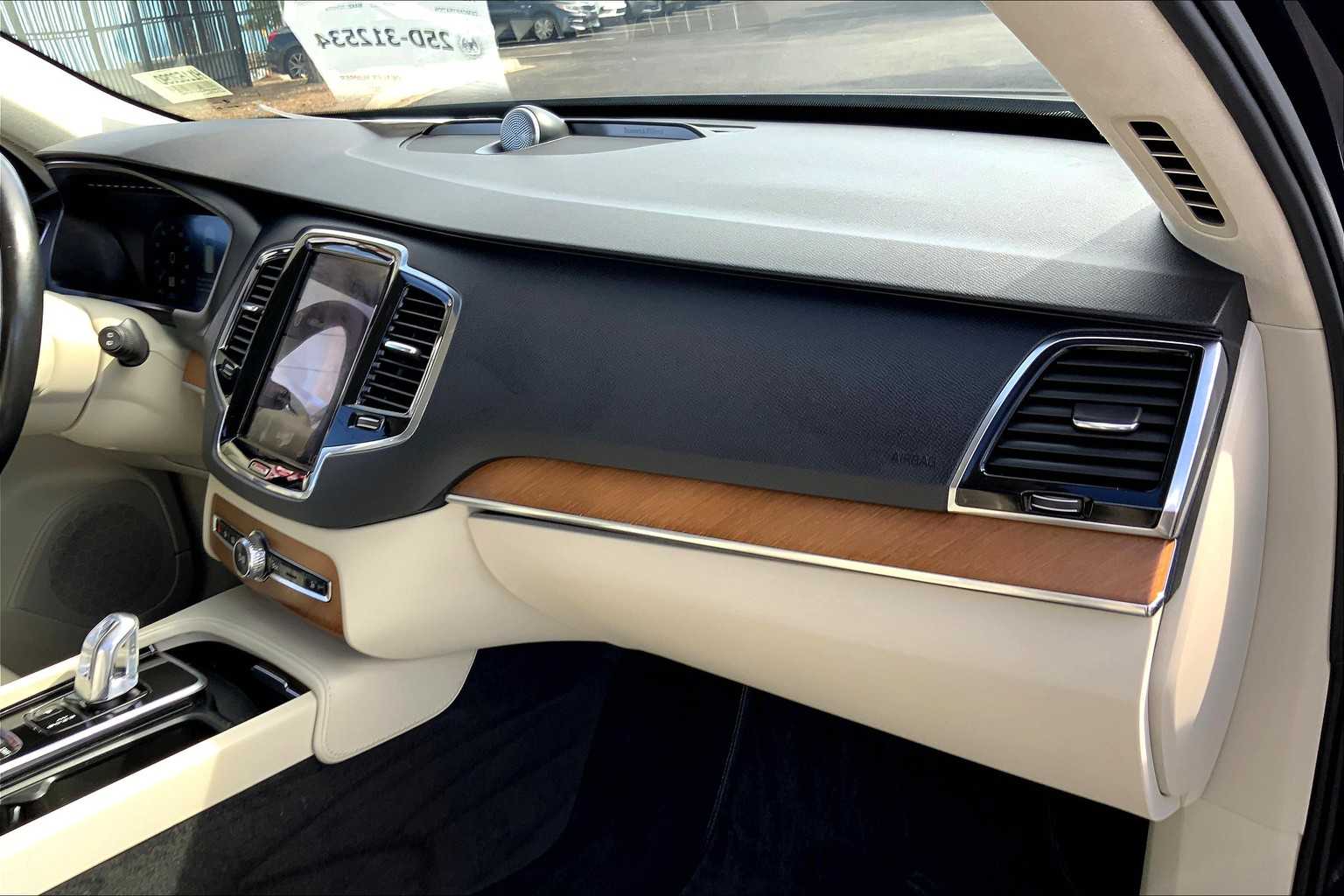 2017 Volvo XC90 Inscription photo 15