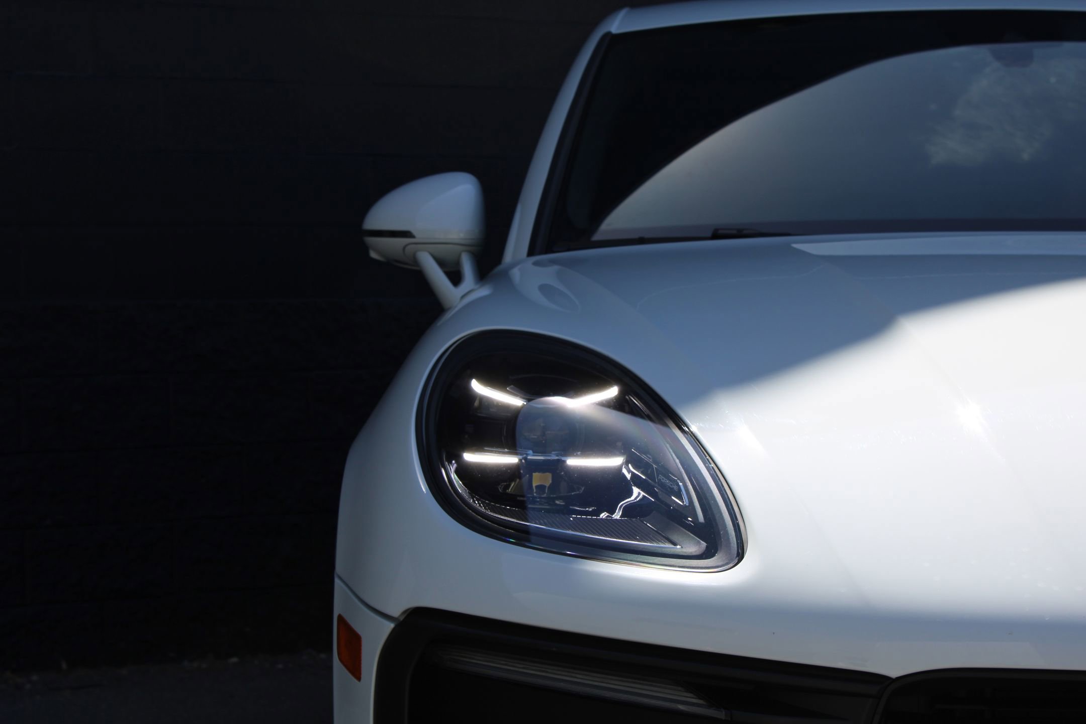 2023 Porsche Macan T photo 12