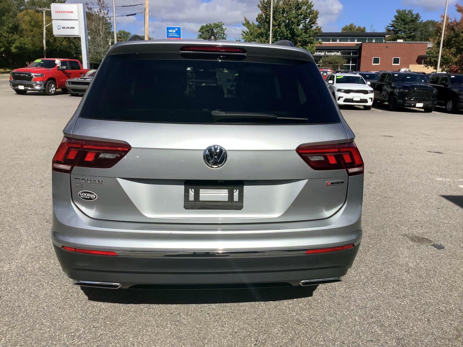 2021 Volkswagen Tiguan R-Line Black SEL photo 6