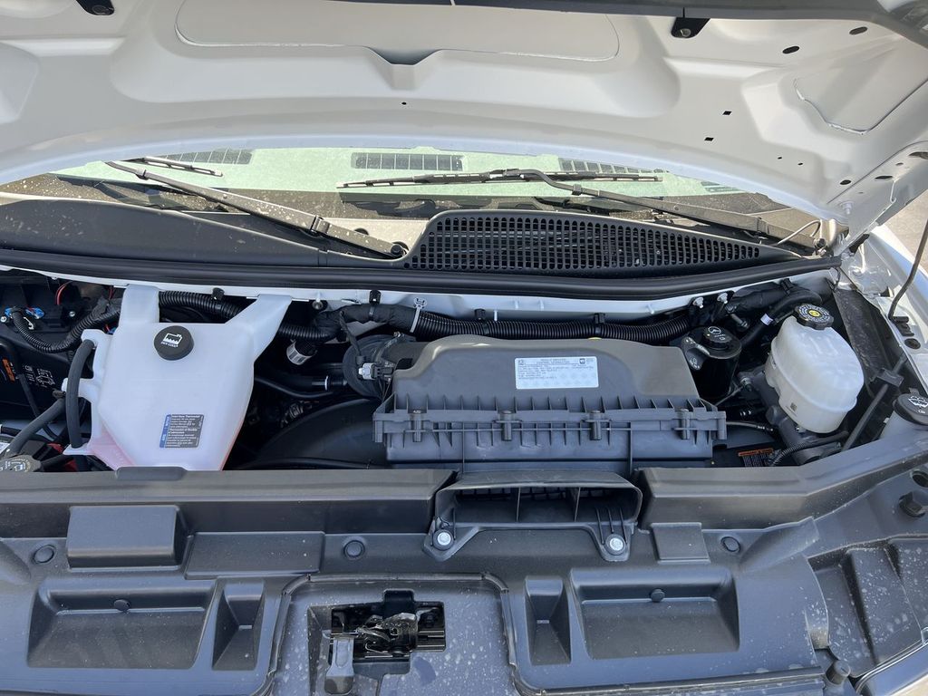 2025 Chevrolet Express Cargo 2500 photo 26