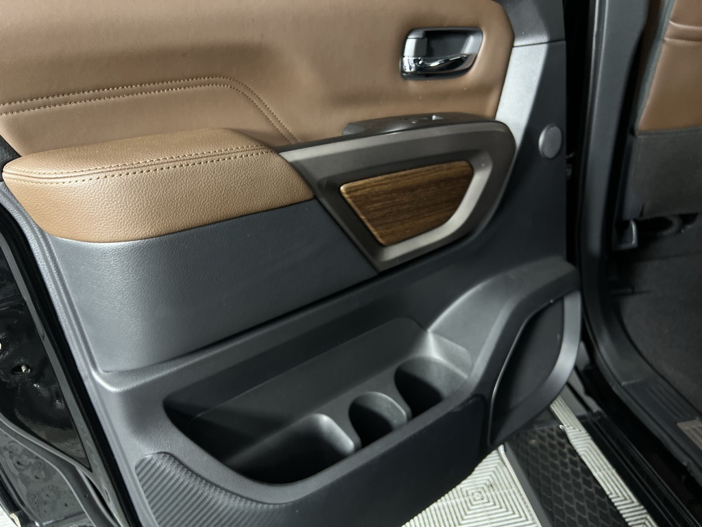 2023 Nissan Titan Platinum Reserve photo 25