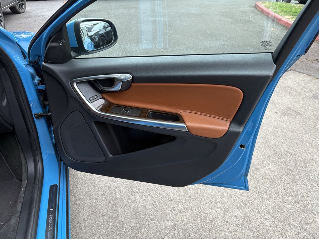 2015 Volvo V60 T5 photo 21