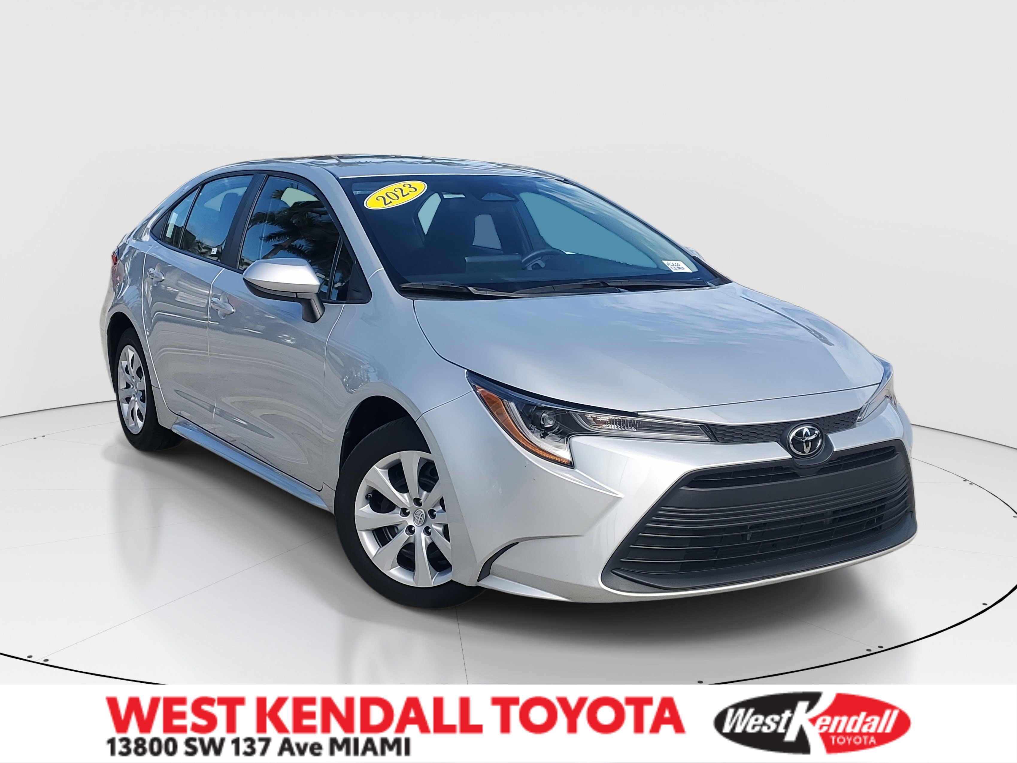 2023 Toyota Corolla LE's photo
