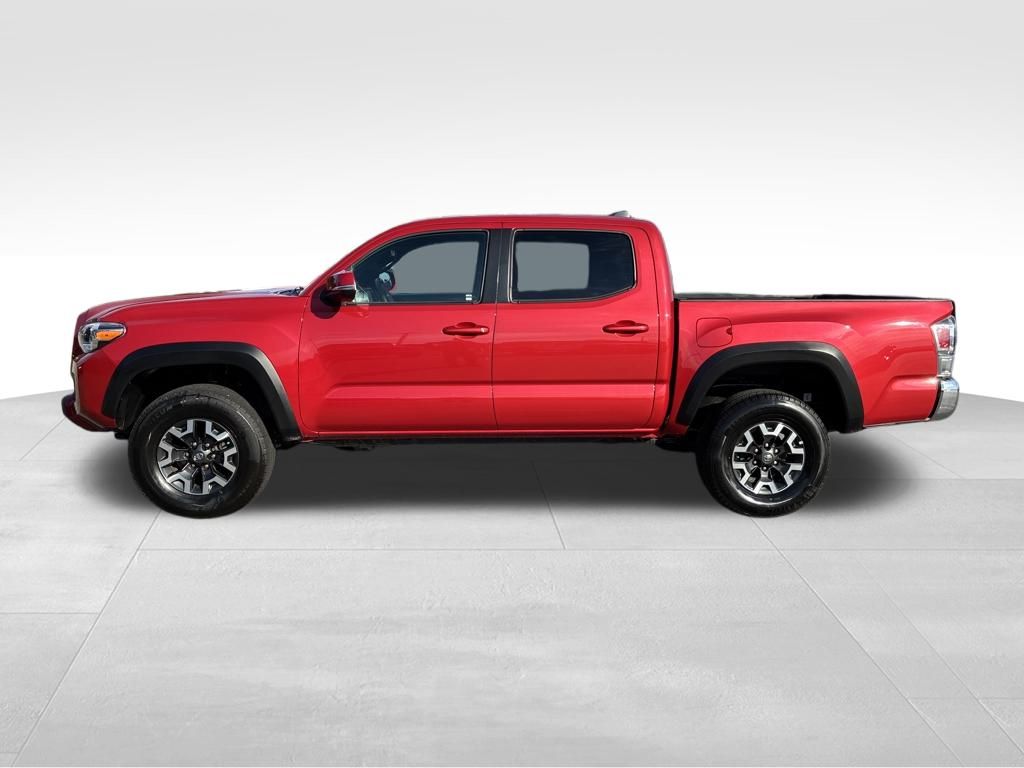 2023 Toyota Tacoma TRD Off-Road photo 2