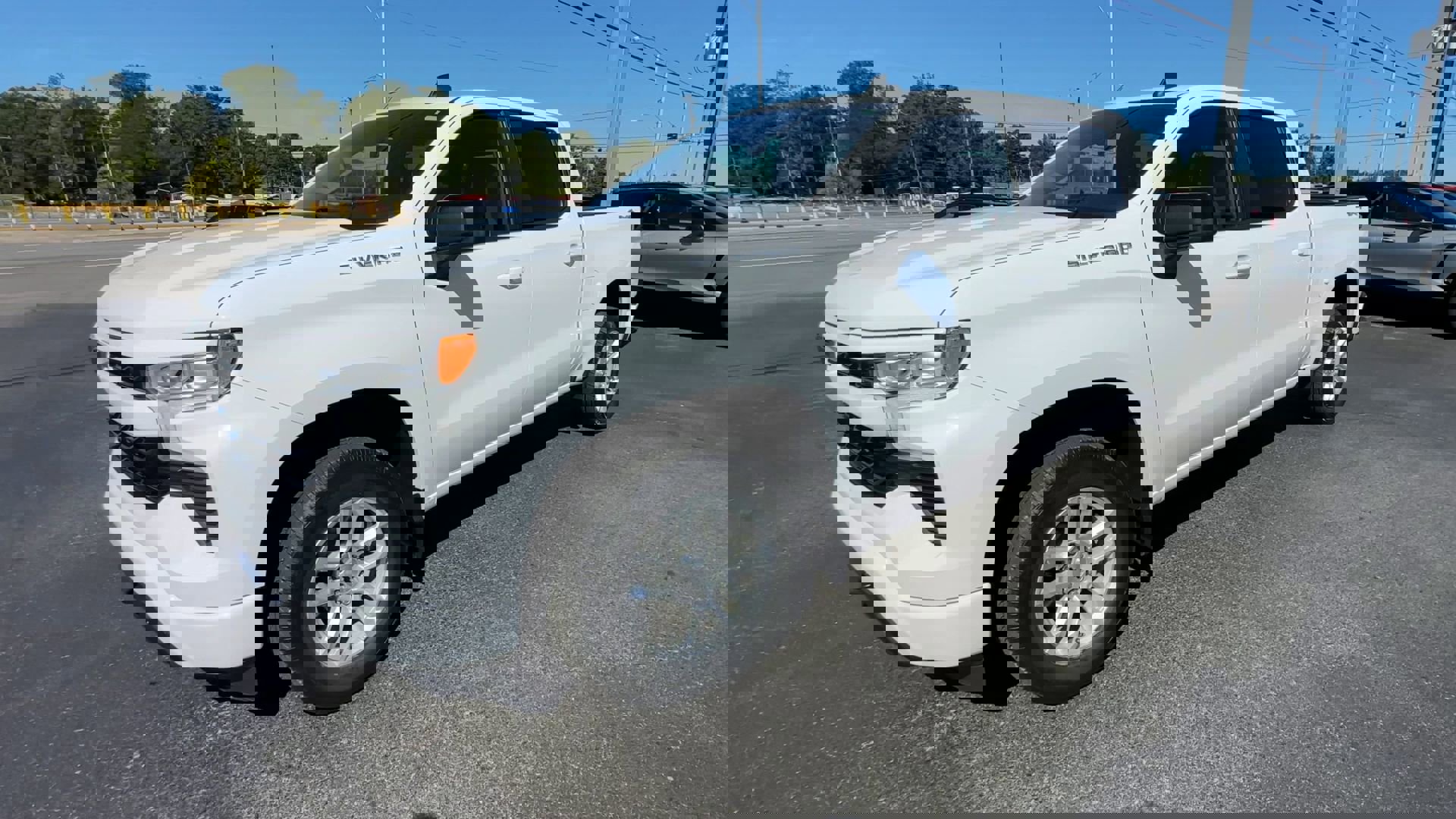 2024 Chevrolet Silverado 1500 RST photo 4