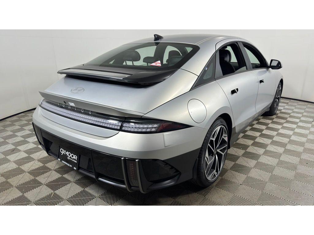 2025 Hyundai Ioniq 6 SEL photo 4