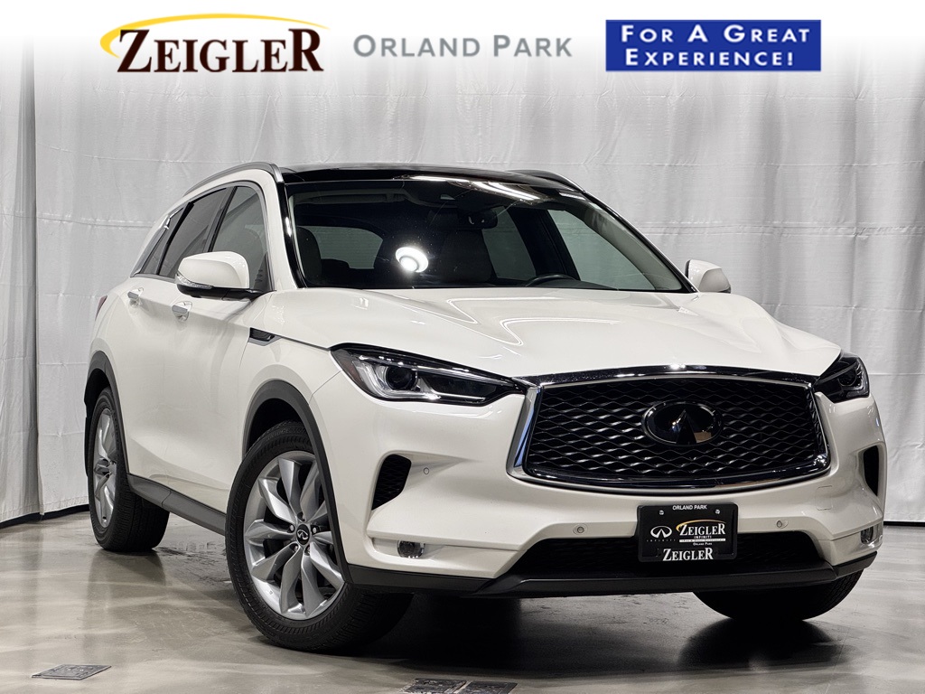 2022 INFINITI QX50 Essential's photo