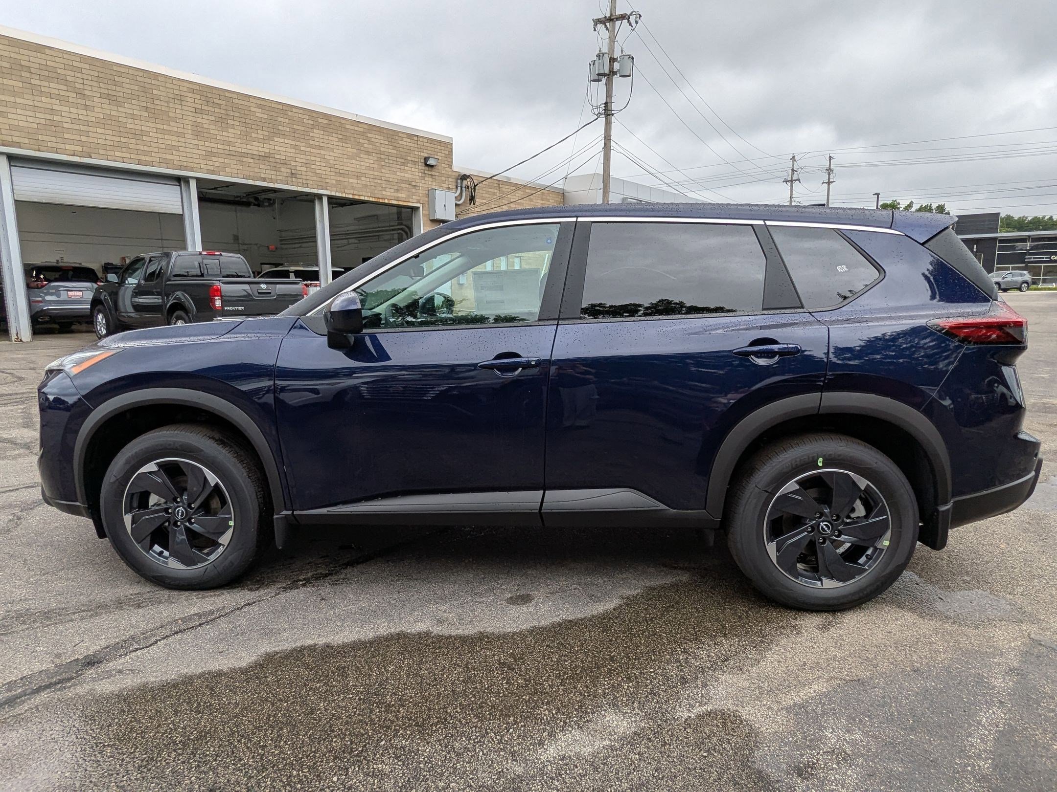 2026 Nissan Rogue SV photo 3