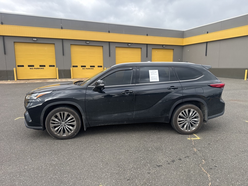 2021 Toyota Highlander Platinum photo 3