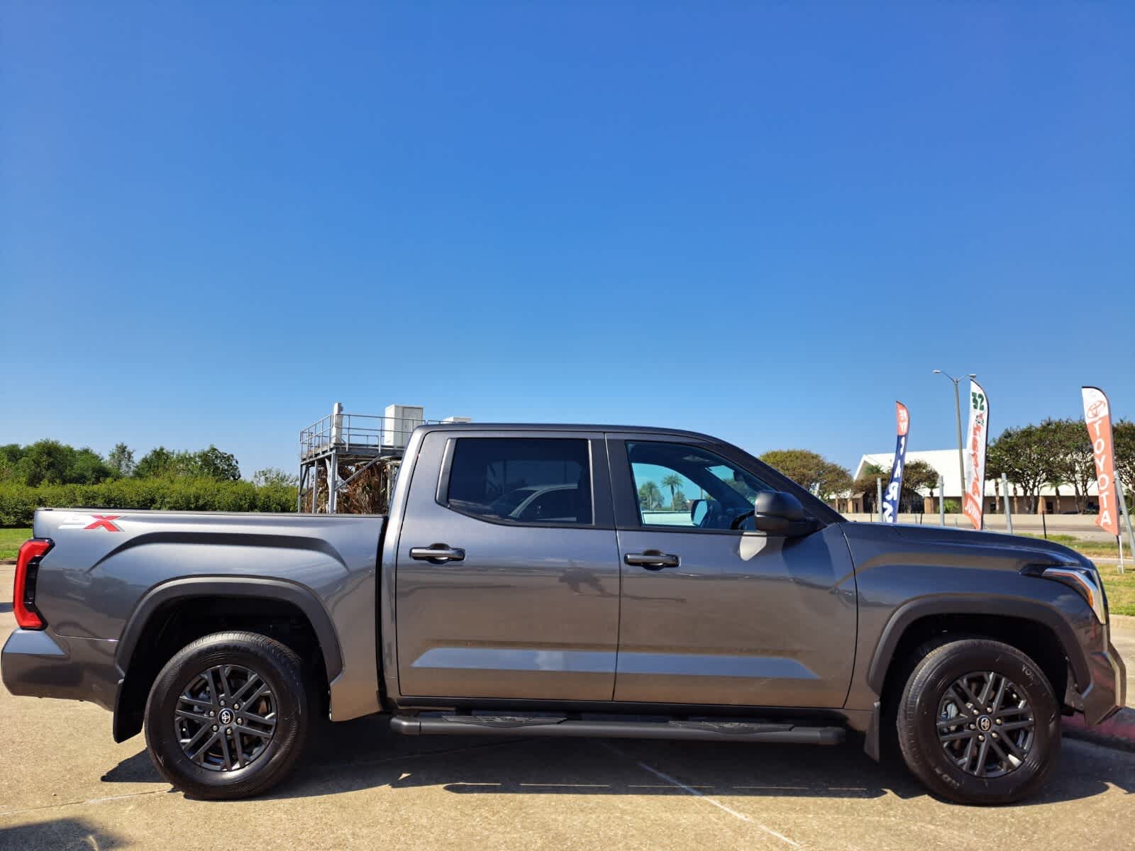 2025 Toyota Tundra SR5 photo 4