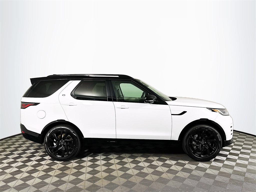 2025 Land Rover Discovery SE photo 4