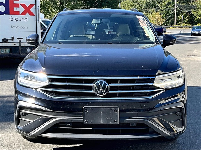 2022 Volkswagen Tiguan S photo 2