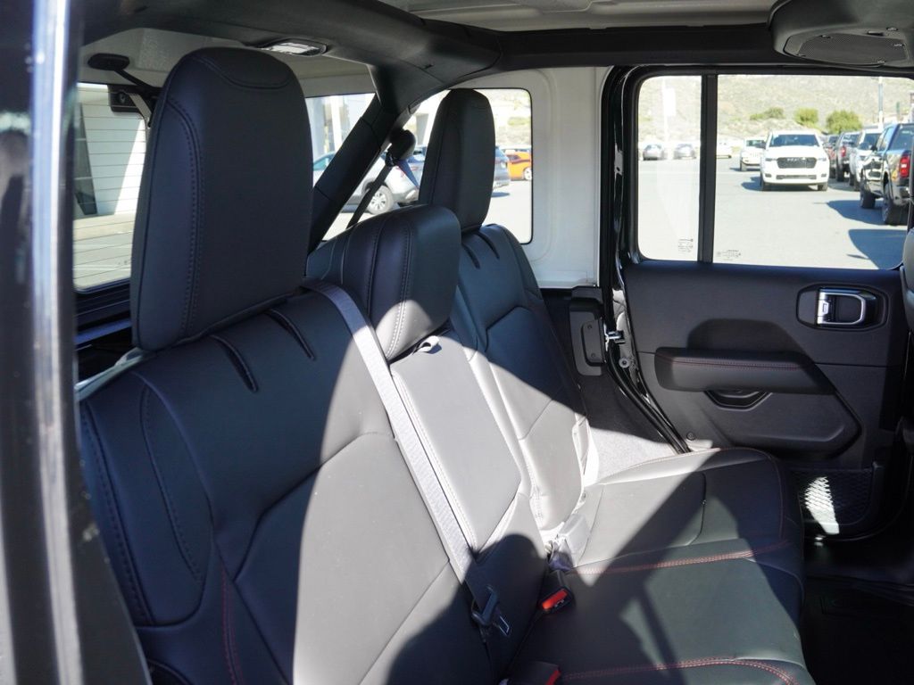 New 2026 Black Clear-Coat Exterior Paint Jeep Rubicon image 25